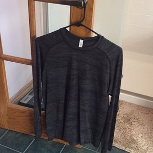 Men’s beautiful Lululemon long sleeve shirt